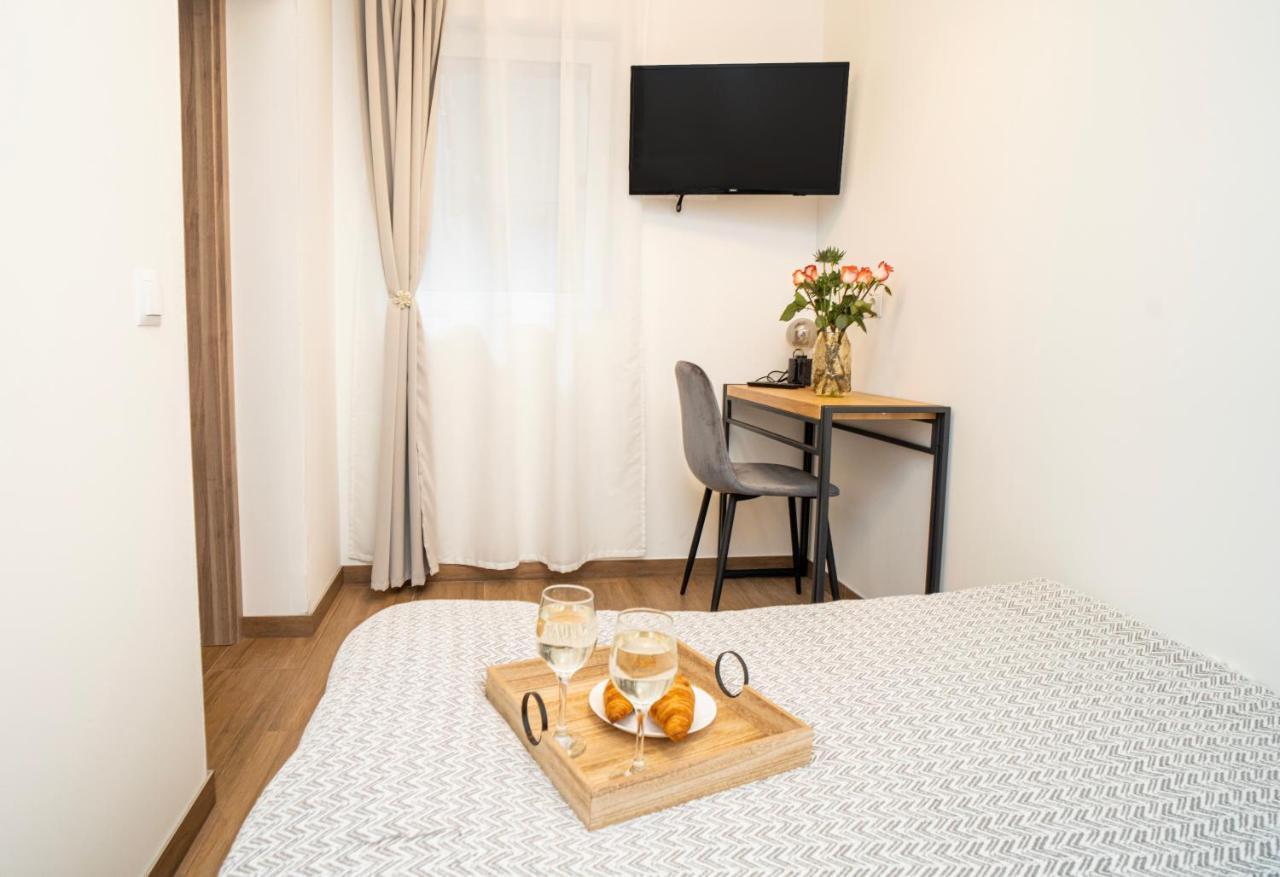 Downhill Apartment On The Groundfloor Kaunas Bagian luar foto