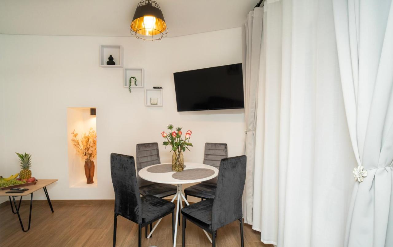 Downhill Apartment On The Groundfloor Kaunas Bagian luar foto